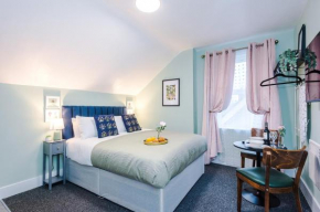 Victoria Park Studio 8 with Private Off-suite Shower Room, Free Parking, Free Netflix, Prime & DisneyPlus